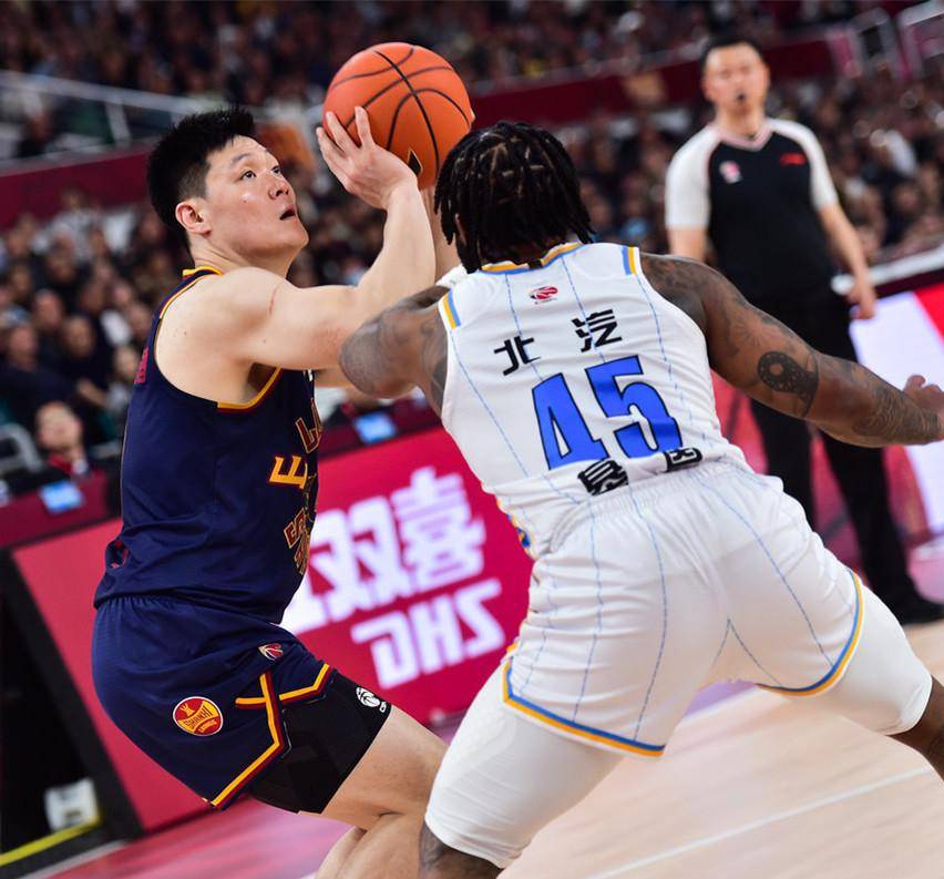 冰球官方公布最新积分榜，悬念再起的简单介绍