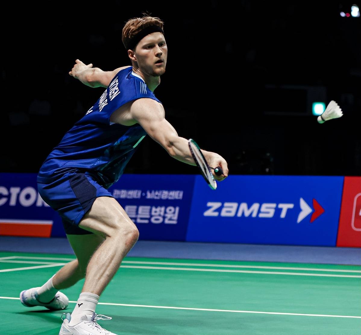 丹麦队力克日本队，安赛龙点燃赛场