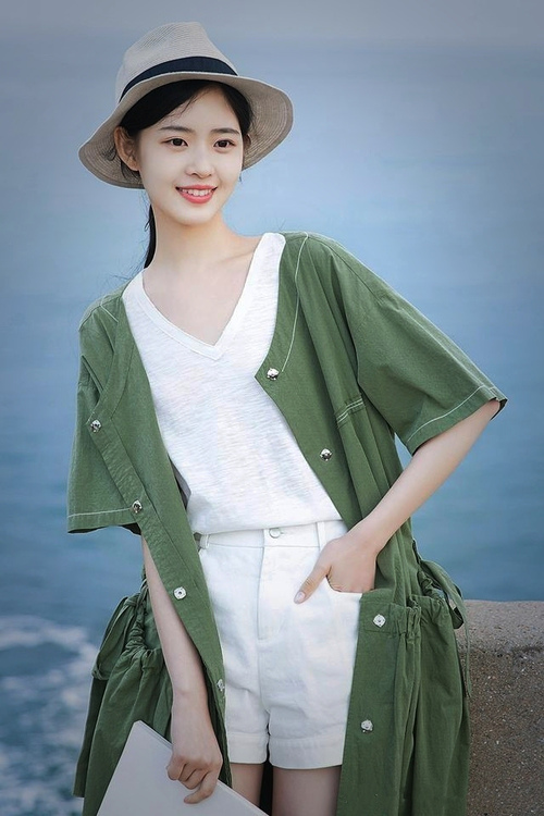 客场喧嚣中,他只听聚光灯的呼吸,贝恩证明舞台越大,他越强