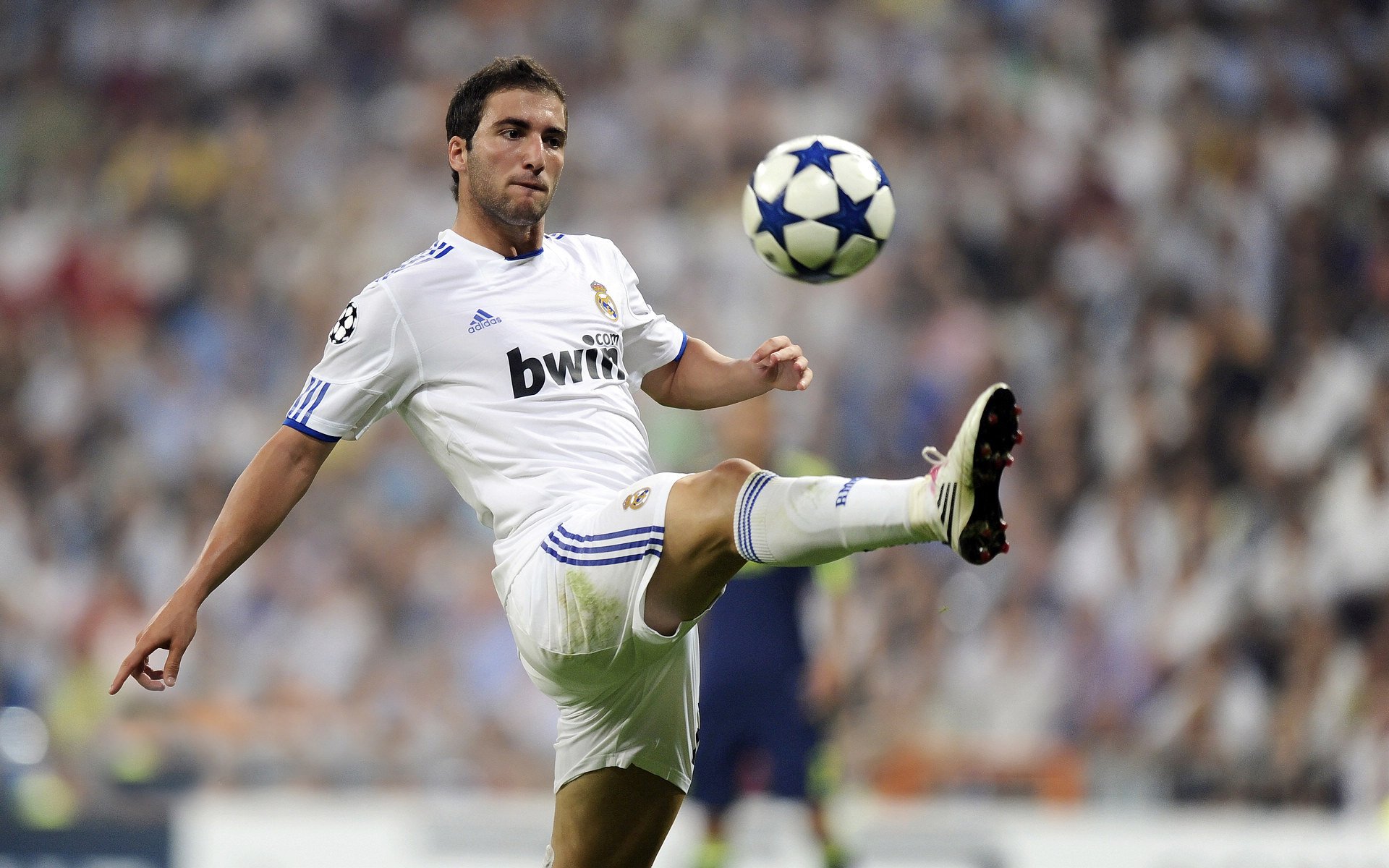 唯一性之战,当喀麦隆黑马逆袭毕尔巴鄂,拉什福德压制级发挥改写足球叙事